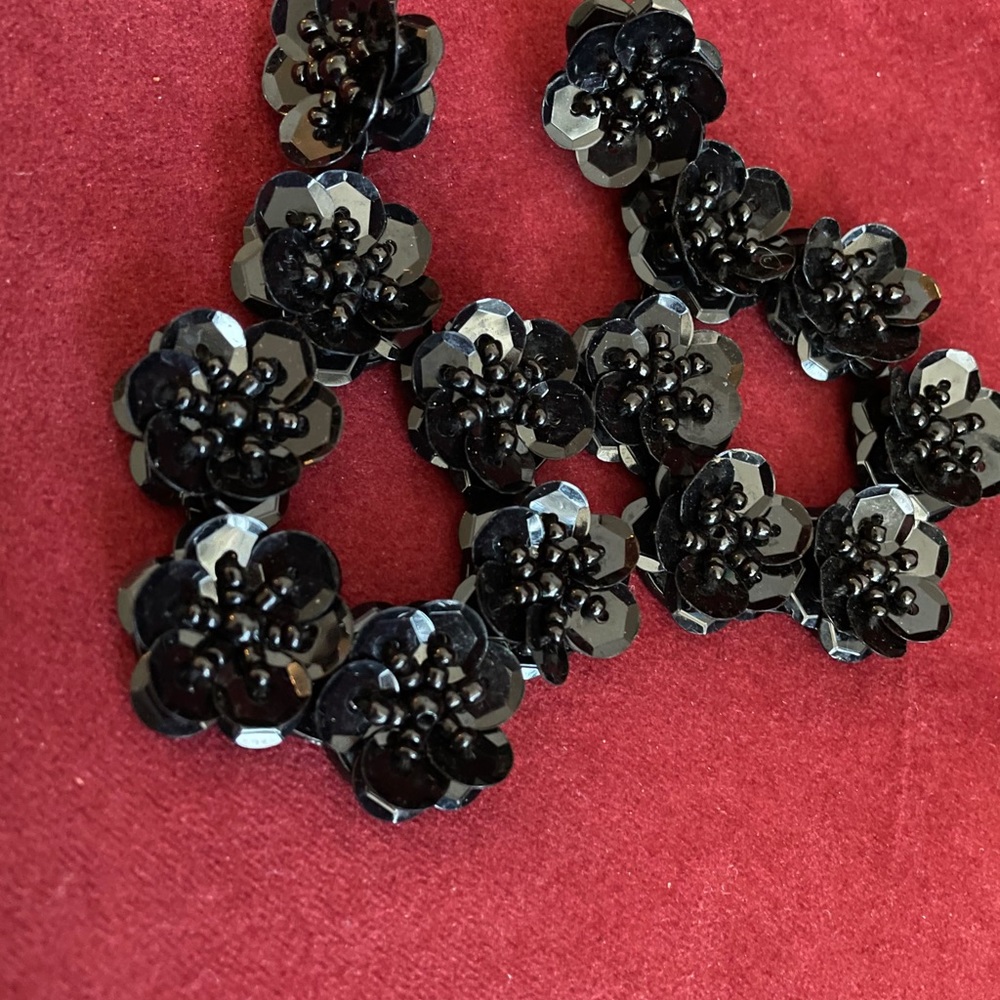 Earrings - Picture 2 of 9